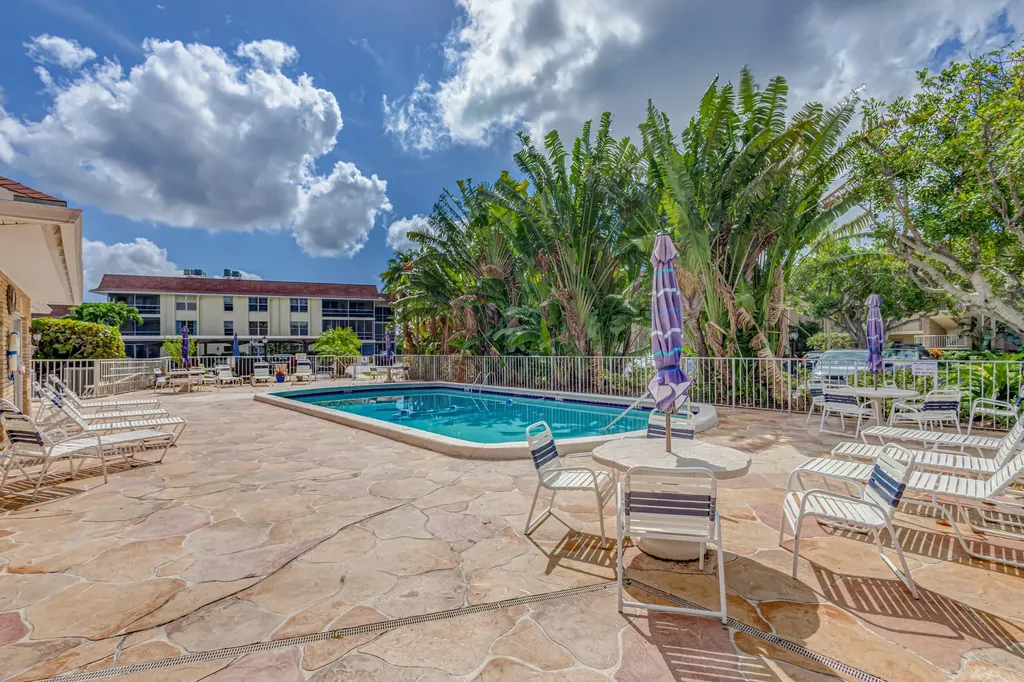 5560 Tamberlane Circle Palm Beach Gardens FL 33418