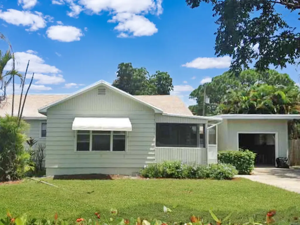 120 Wisconsin Street Lake Worth FL 33461