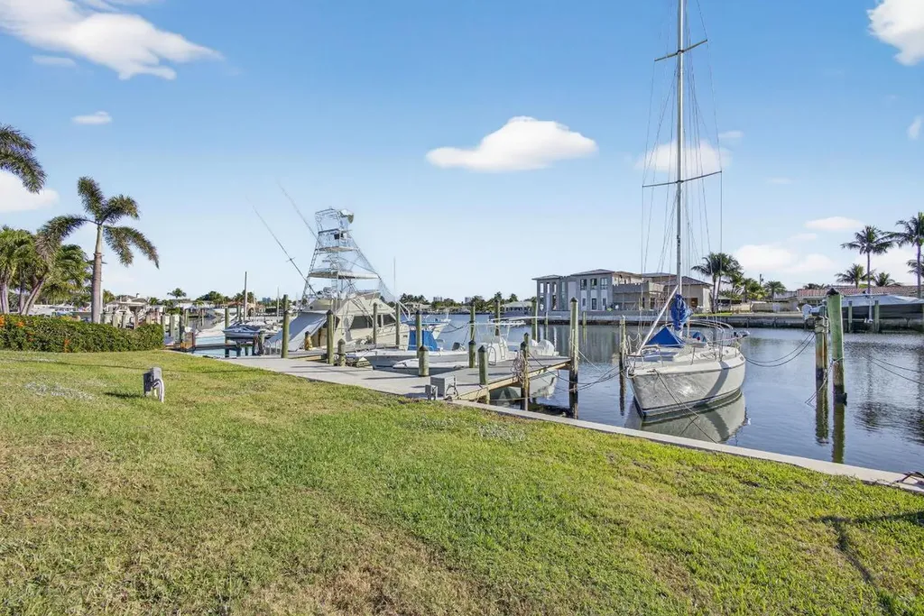 752 Lagoon Drive North Palm Beach FL 33408