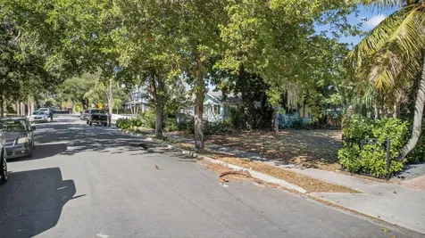 427 32nd Street West Palm Beach FL 33407