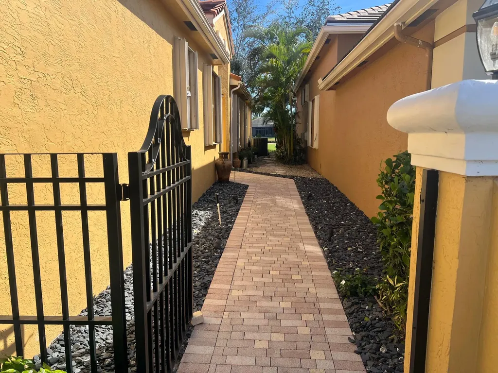 4194 Imperial Isle Drive Lake Worth FL 33449