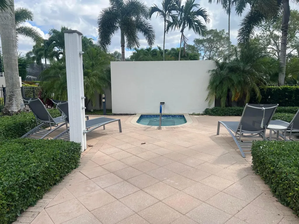 4194 Imperial Isle Drive Lake Worth FL 33449