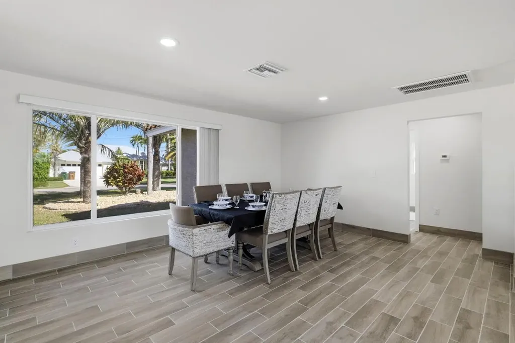 1636 SE 39th Street Cape Coral FL 33904