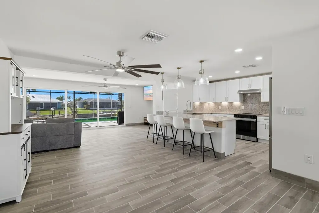 1636 SE 39th Street Cape Coral FL 33904