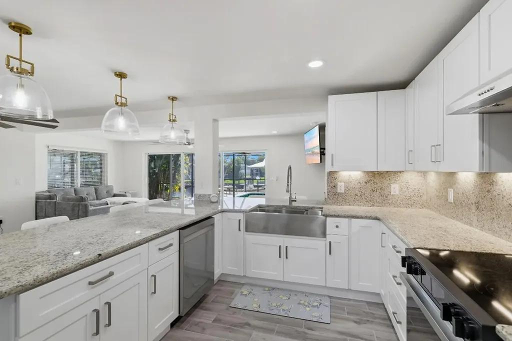 1636 SE 39th Street Cape Coral FL 33904