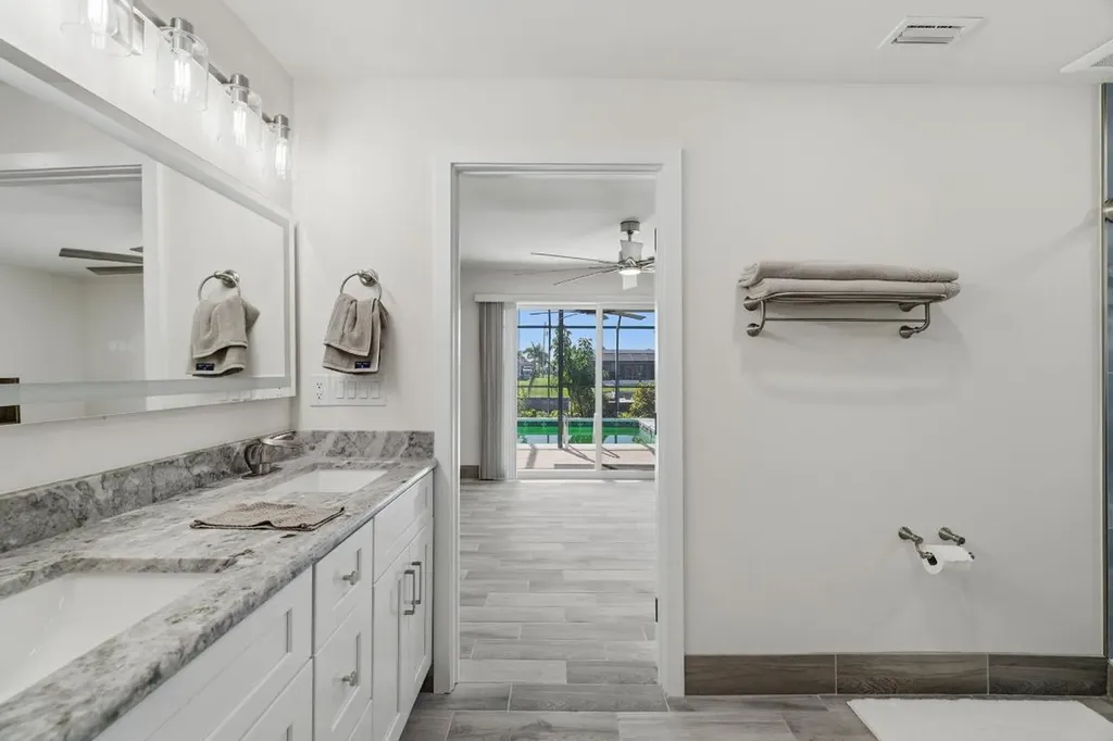 1636 SE 39th Street Cape Coral FL 33904