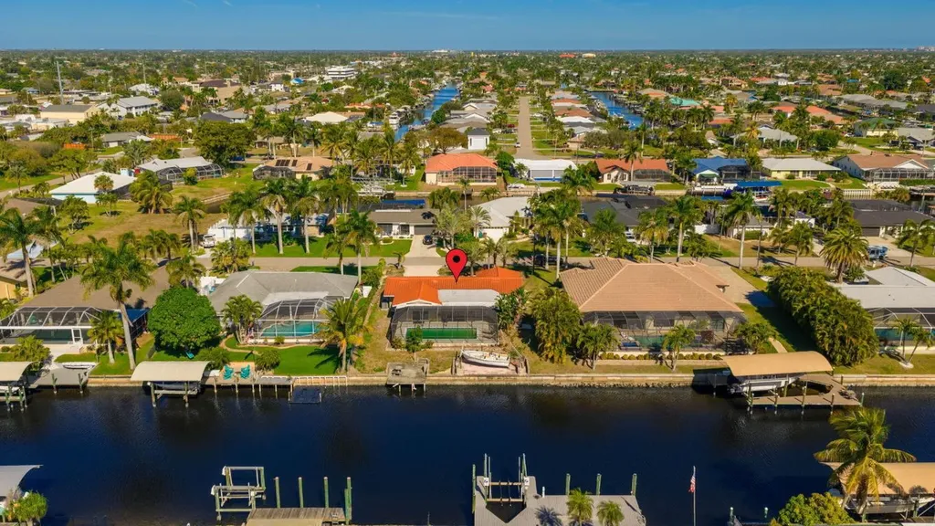 1636 SE 39th Street Cape Coral FL 33904