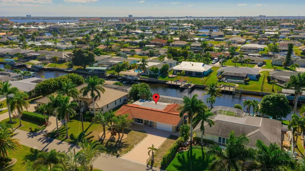 1636 SE 39th Street Cape Coral FL 33904