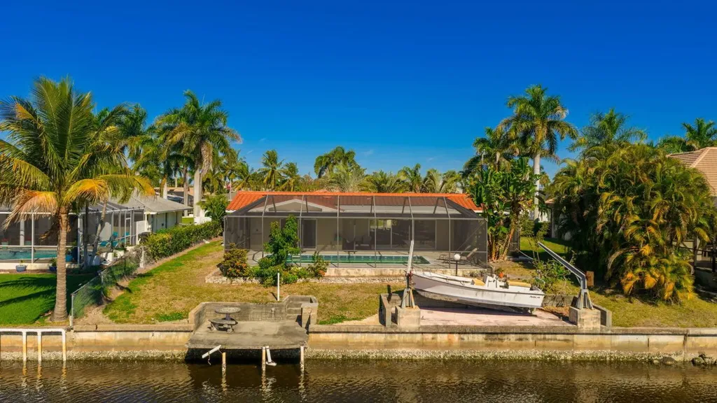 1636 SE 39th Street Cape Coral FL 33904