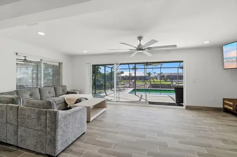 1636 SE 39th Street Cape Coral FL 33904