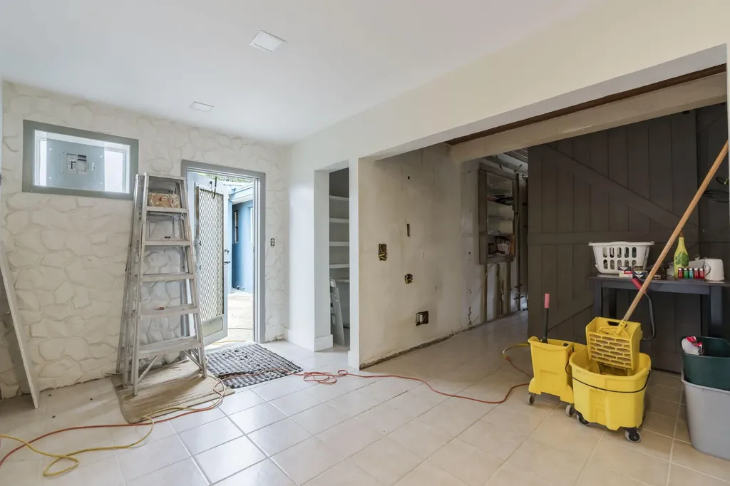 945 Miner Road Lake Worth FL 33462