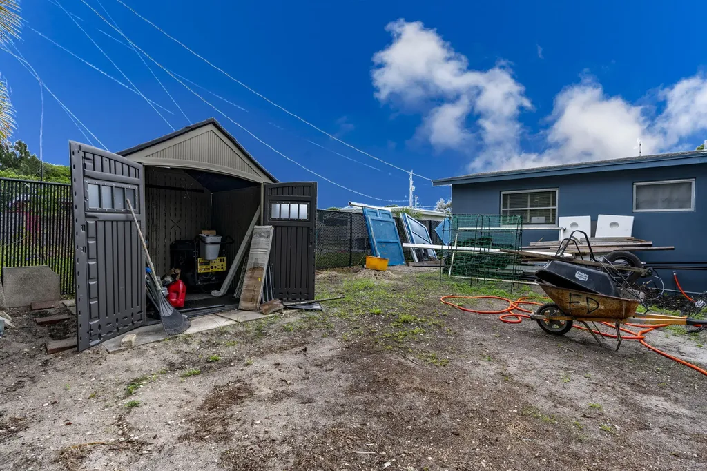 945 Miner Road Lake Worth FL 33462