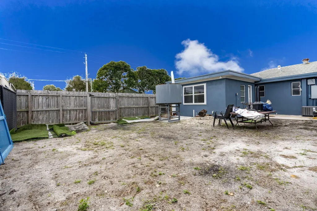 945 Miner Road Lake Worth FL 33462