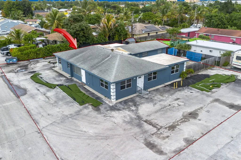 945 Miner Road Lake Worth FL 33462