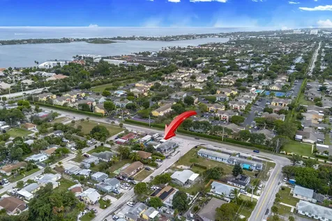 945 Miner Road Lake Worth FL 33462