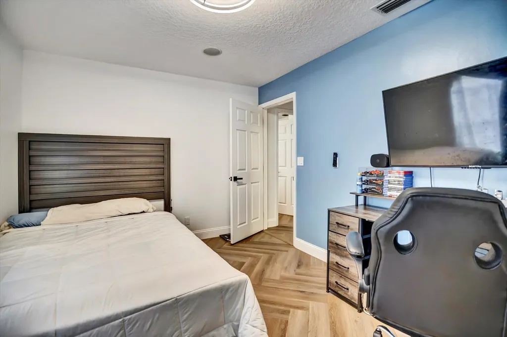 112 Cocoplum Circle Royal Palm Beach FL 33411