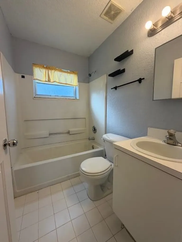 3282 NW 75th Way Davie FL 33024