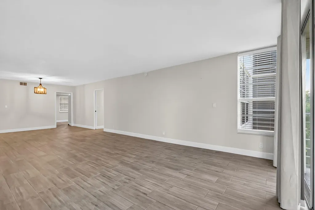 545 Oaks Lane Pompano Beach FL 33069