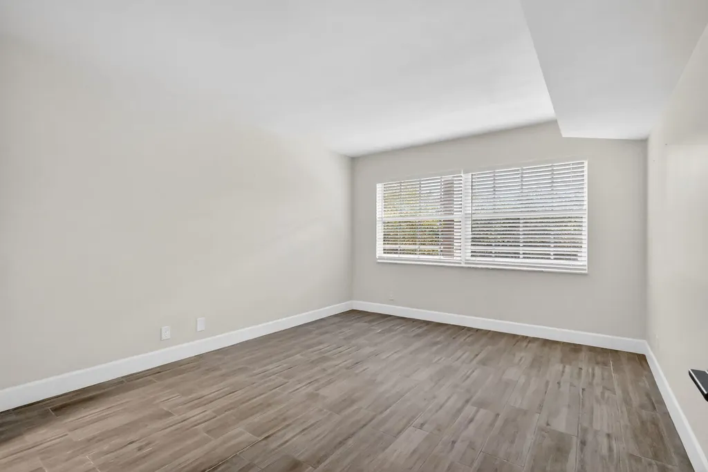545 Oaks Lane Pompano Beach FL 33069