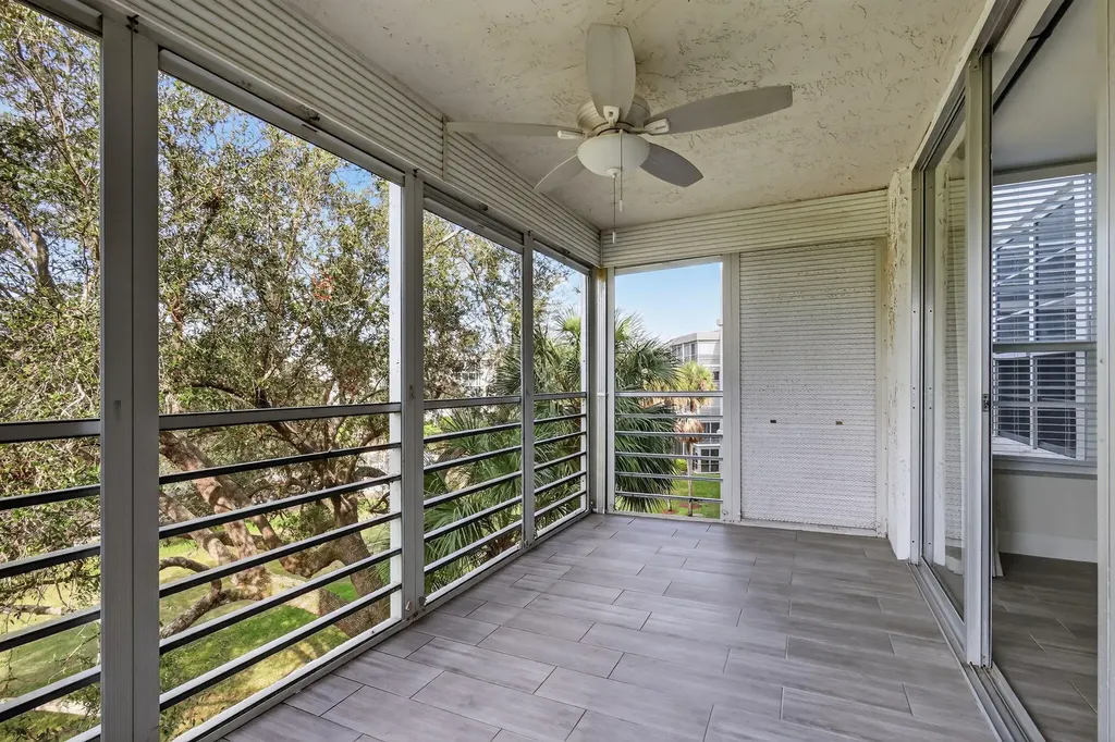 545 Oaks Lane Pompano Beach FL 33069