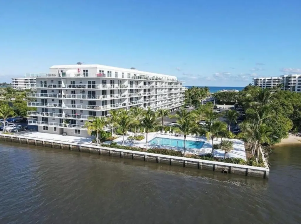 2560 S Ocean Boulevard Palm Beach FL 33480