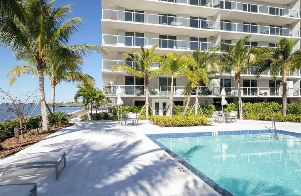 2560 S Ocean Boulevard Palm Beach FL 33480