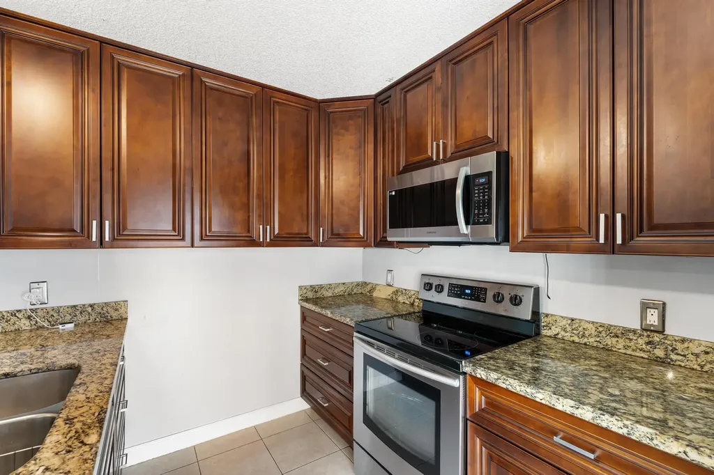 2410 24th Way West Palm Beach FL 33407