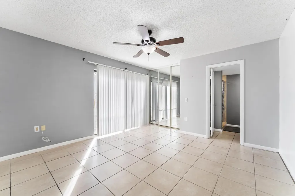 2410 24th Way West Palm Beach FL 33407