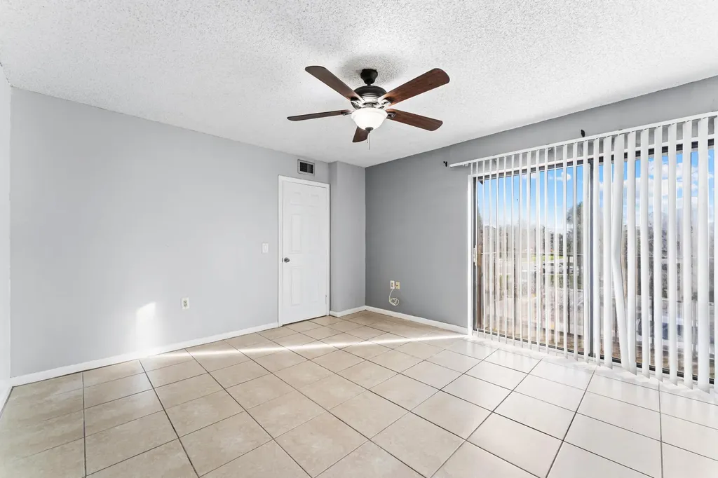 2410 24th Way West Palm Beach FL 33407