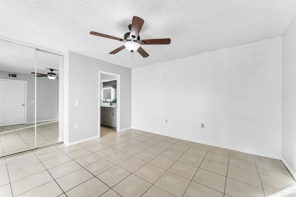 2410 24th Way West Palm Beach FL 33407