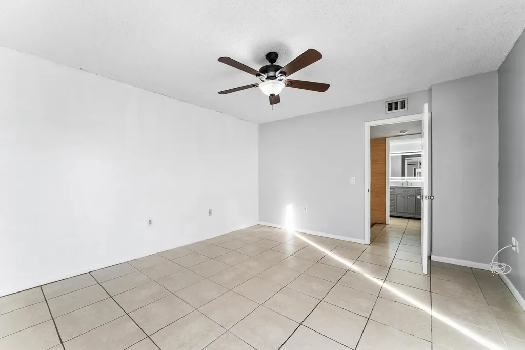 2410 24th Way West Palm Beach FL 33407