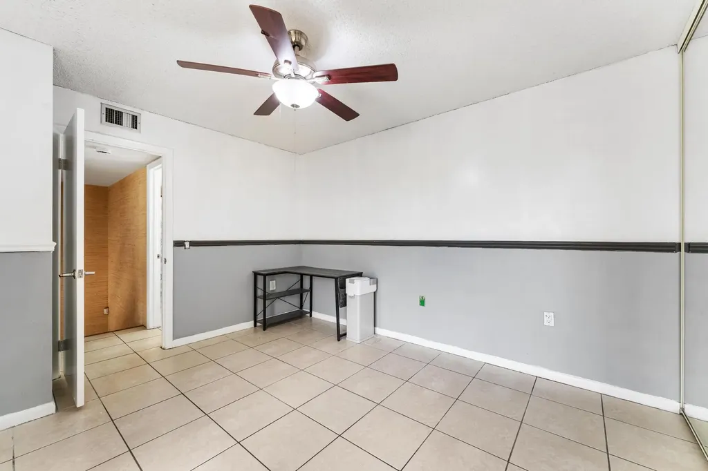 2410 24th Way West Palm Beach FL 33407