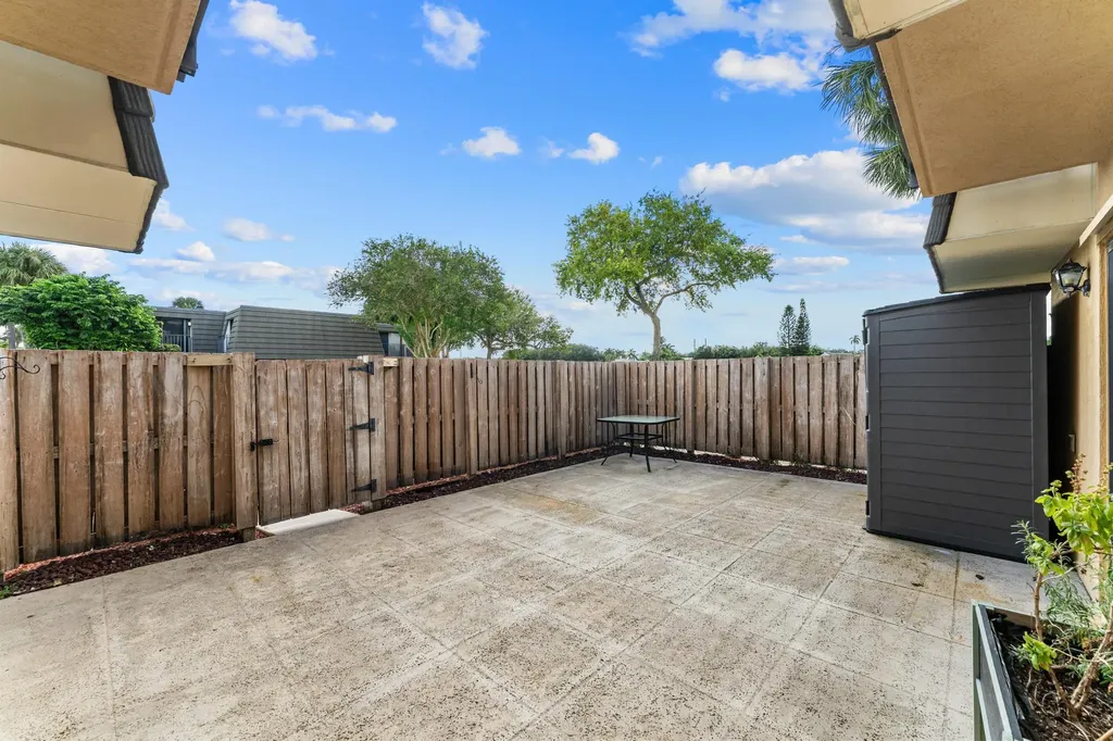 2410 24th Way West Palm Beach FL 33407