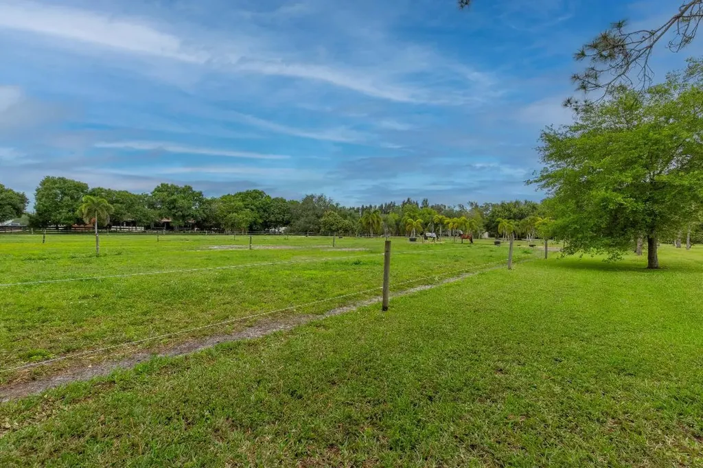 16639 Hollow Tree Lane Wellington FL 33470