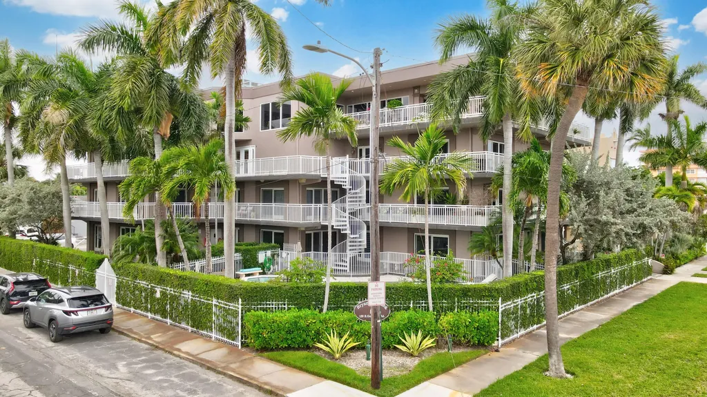 129 S Golfview Road Lake Worth Beach FL 33460