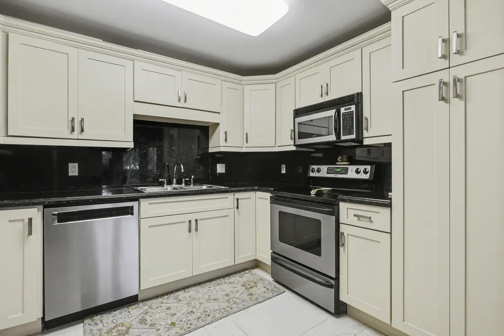 129 S Golfview Road Lake Worth Beach FL 33460