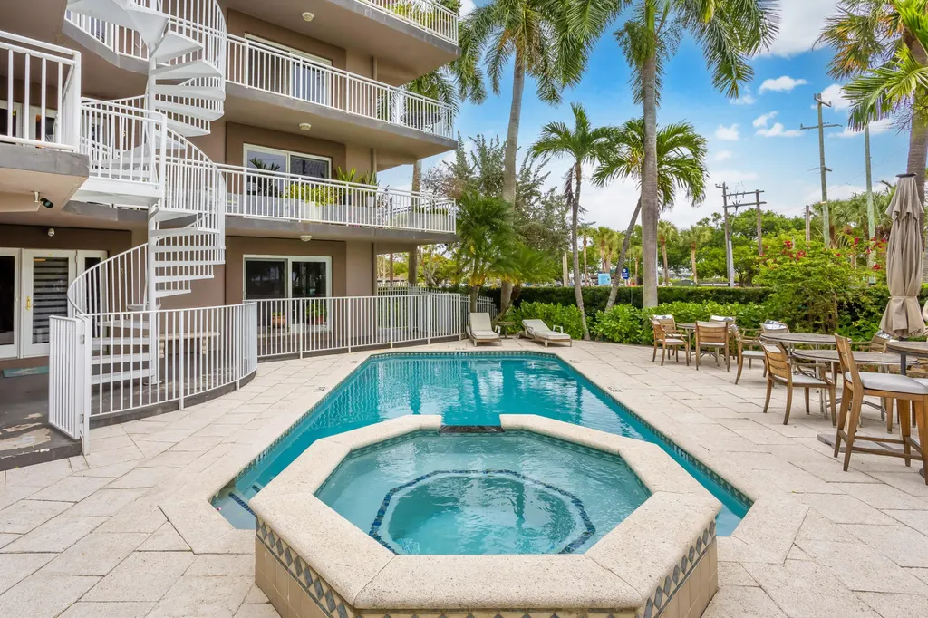 129 S Golfview Road Lake Worth Beach FL 33460