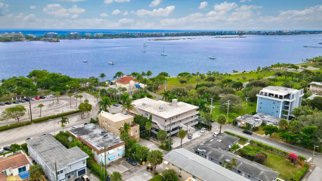 129 S Golfview Road Lake Worth Beach FL 33460