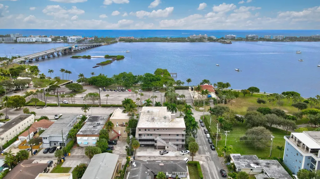 129 S Golfview Road Lake Worth Beach FL 33460