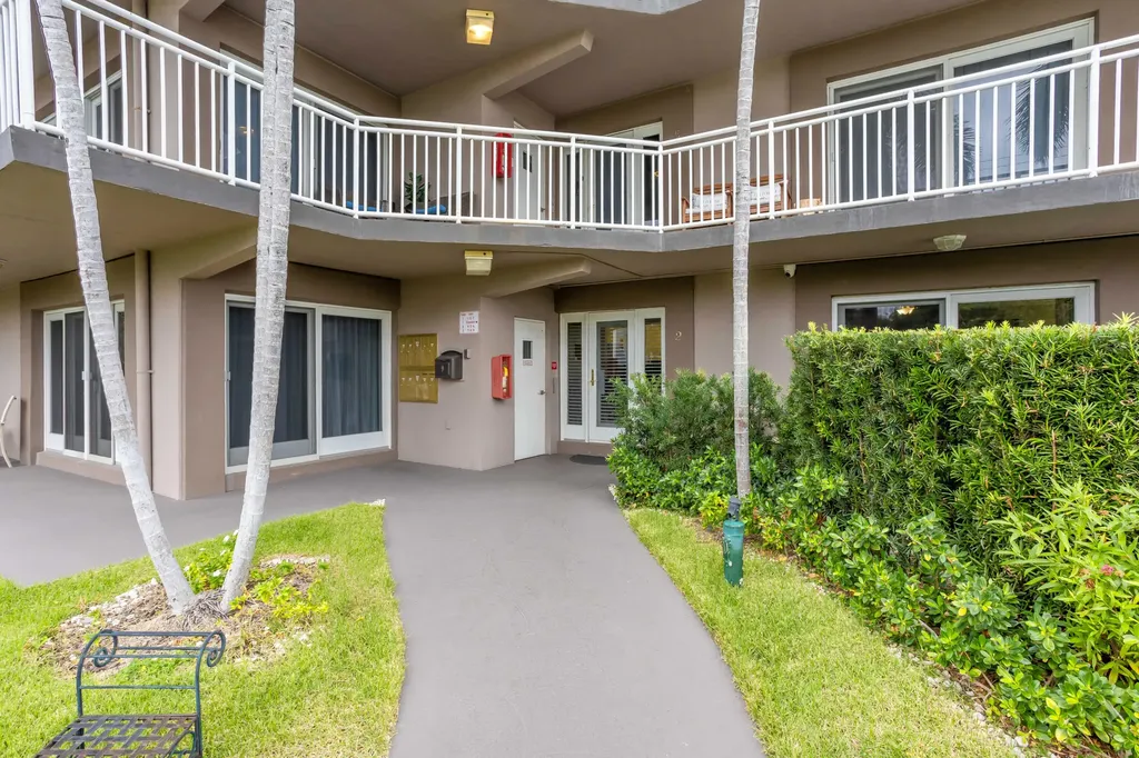 129 S Golfview Road Lake Worth Beach FL 33460