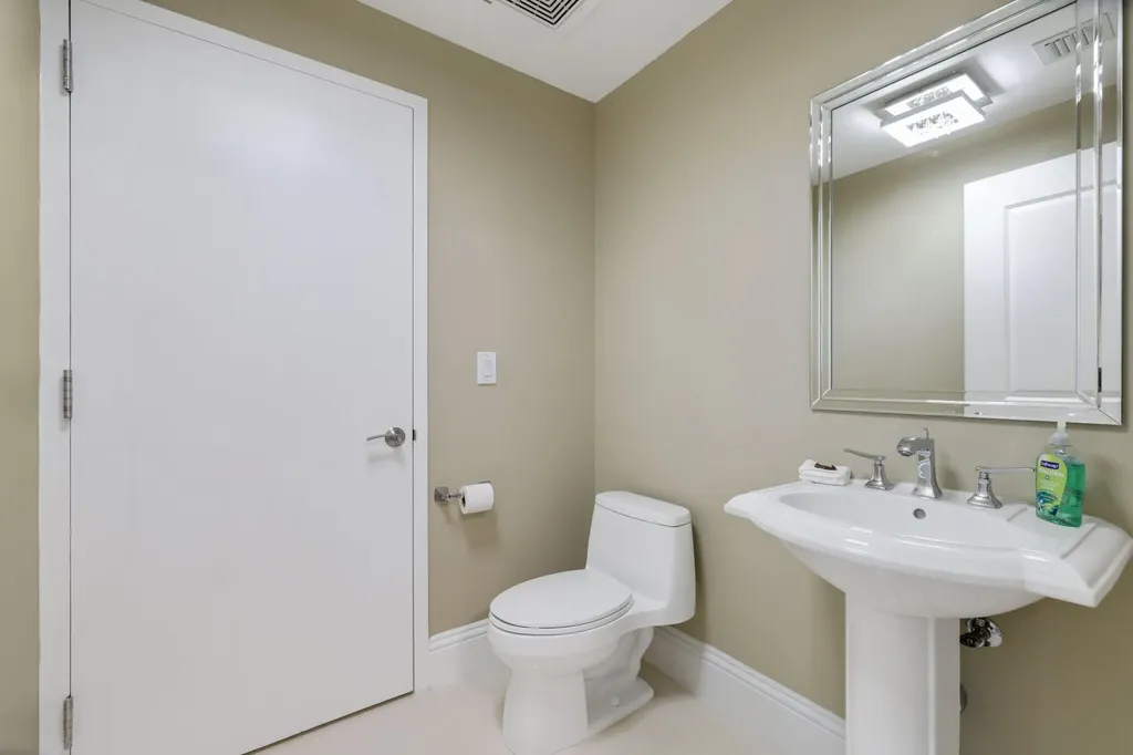 1063 Hillsboro Mile Hillsboro Beach FL 33062