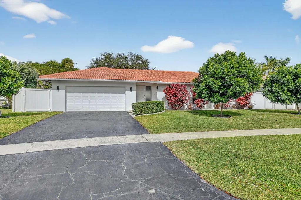 20833 Sonrisa Way Boca Raton FL 33433