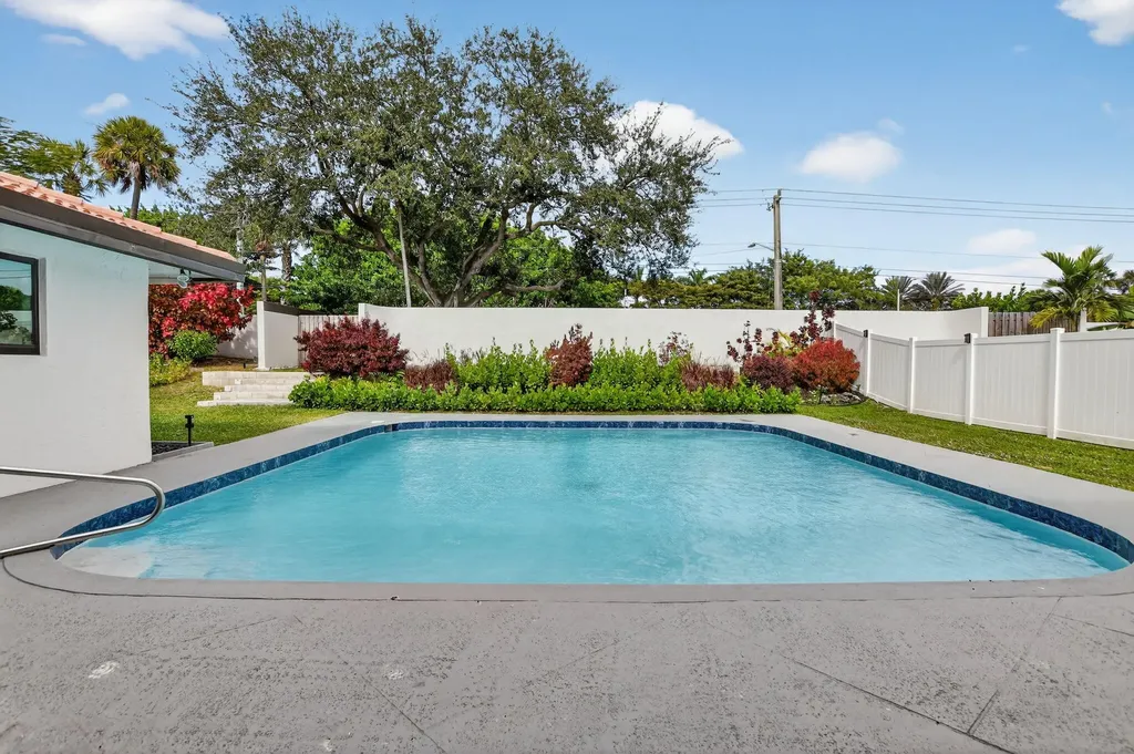 20833 Sonrisa Way Boca Raton FL 33433