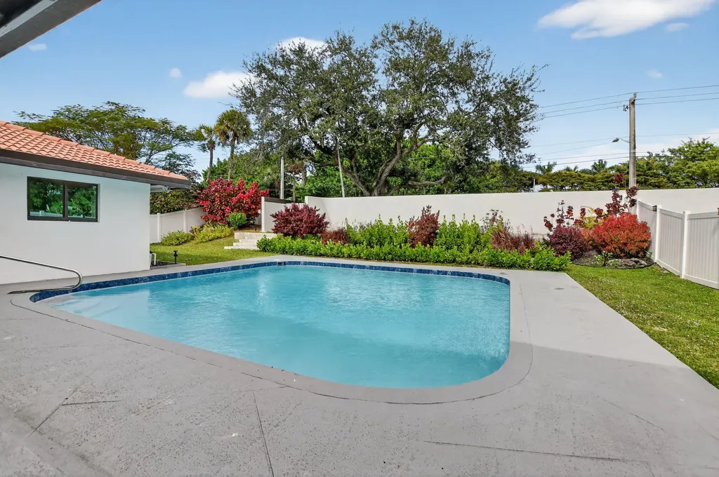 20833 Sonrisa Way Boca Raton FL 33433