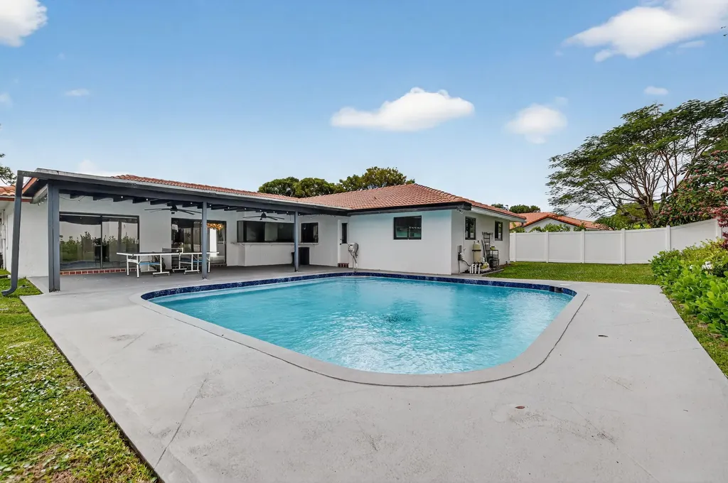 20833 Sonrisa Way Boca Raton FL 33433