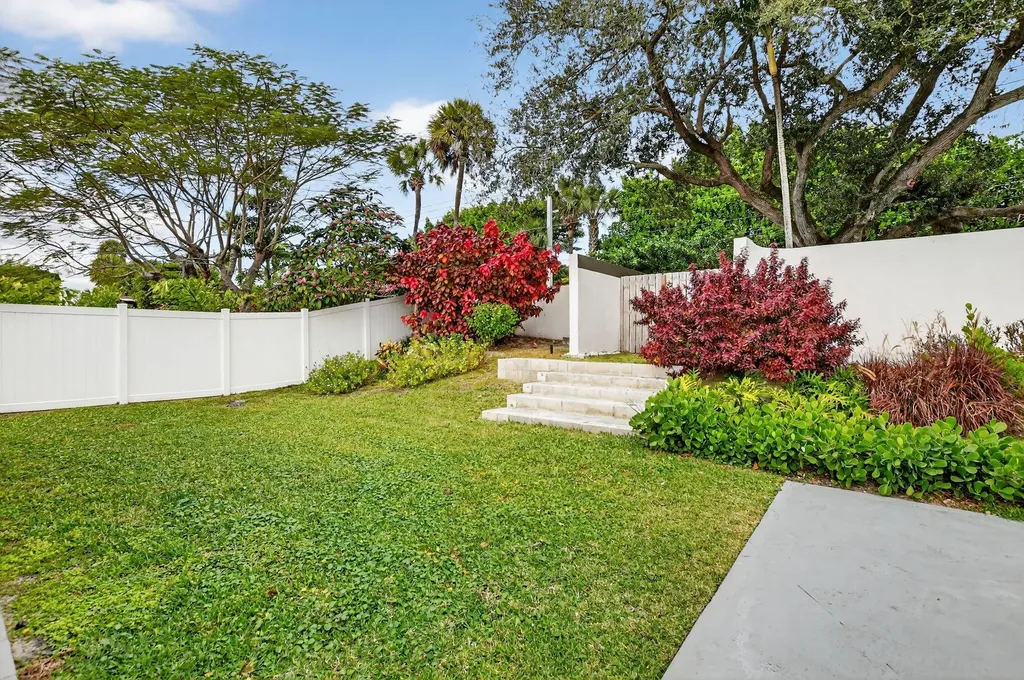 20833 Sonrisa Way Boca Raton FL 33433