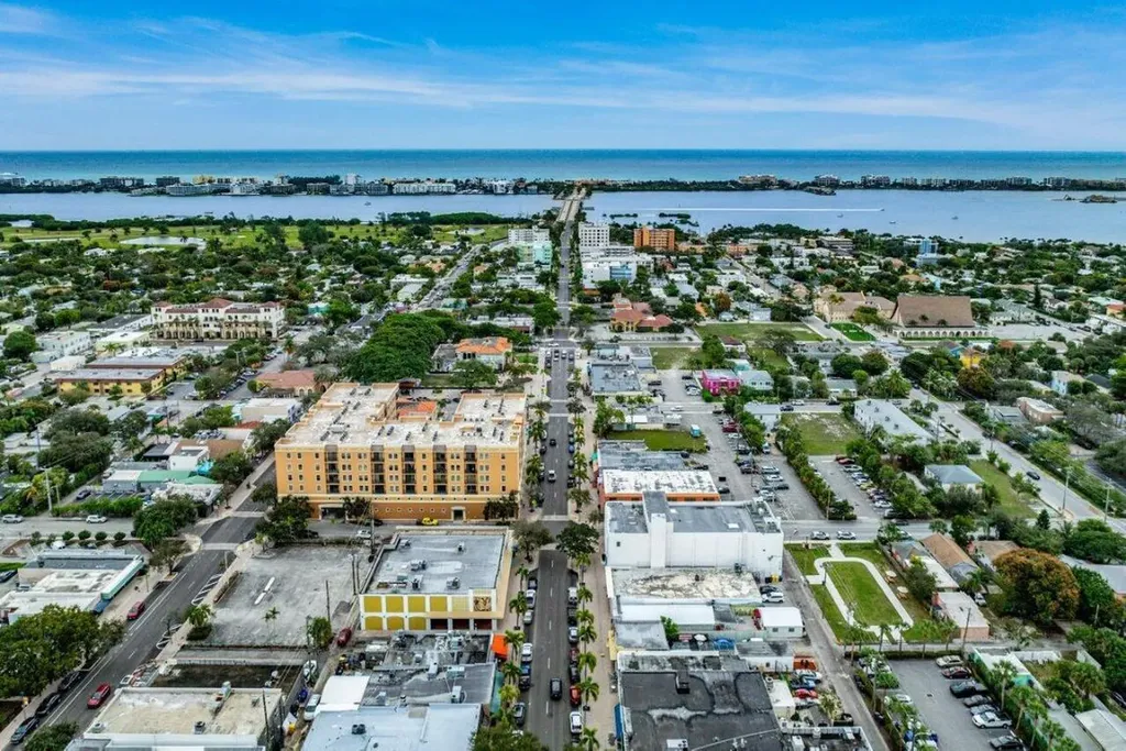 500 Lake Avenue Lake Worth Beach FL 33460