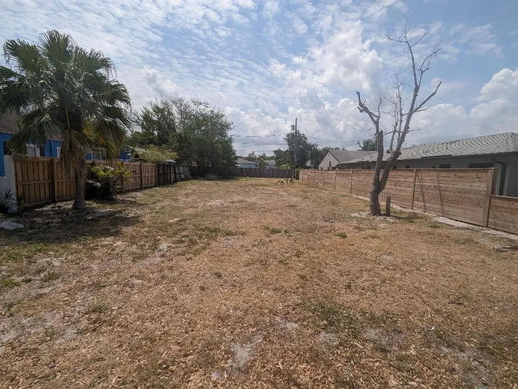 921 N L Street Lake Worth Beach FL 33460