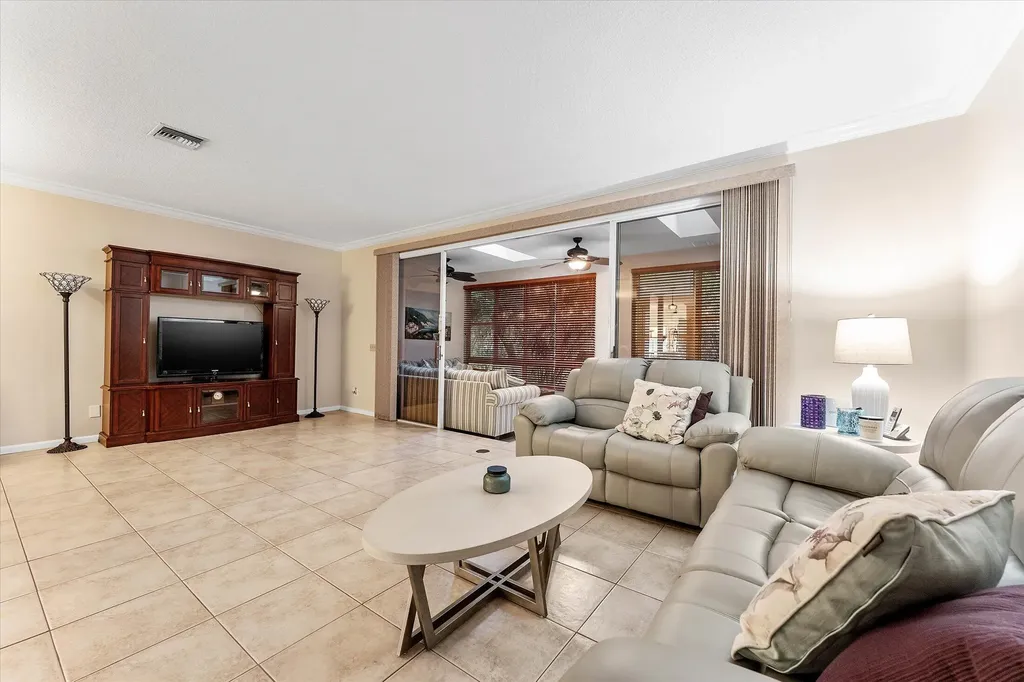6757 Via Regina Boca Raton FL 33433