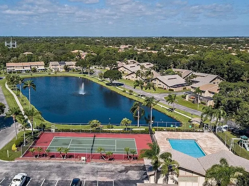 211 Maplecrest Circle Jupiter FL 33458